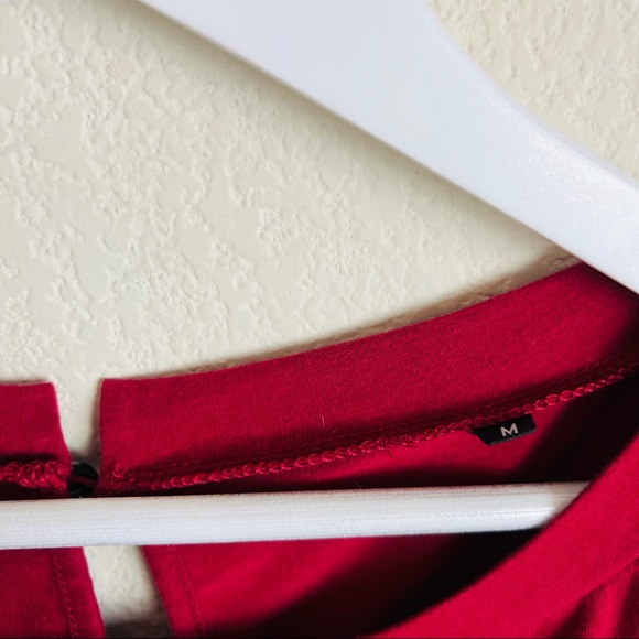 Red Off Shoulder Pockets Tee Material Short Sleeve Romper - Picture 2 of 6